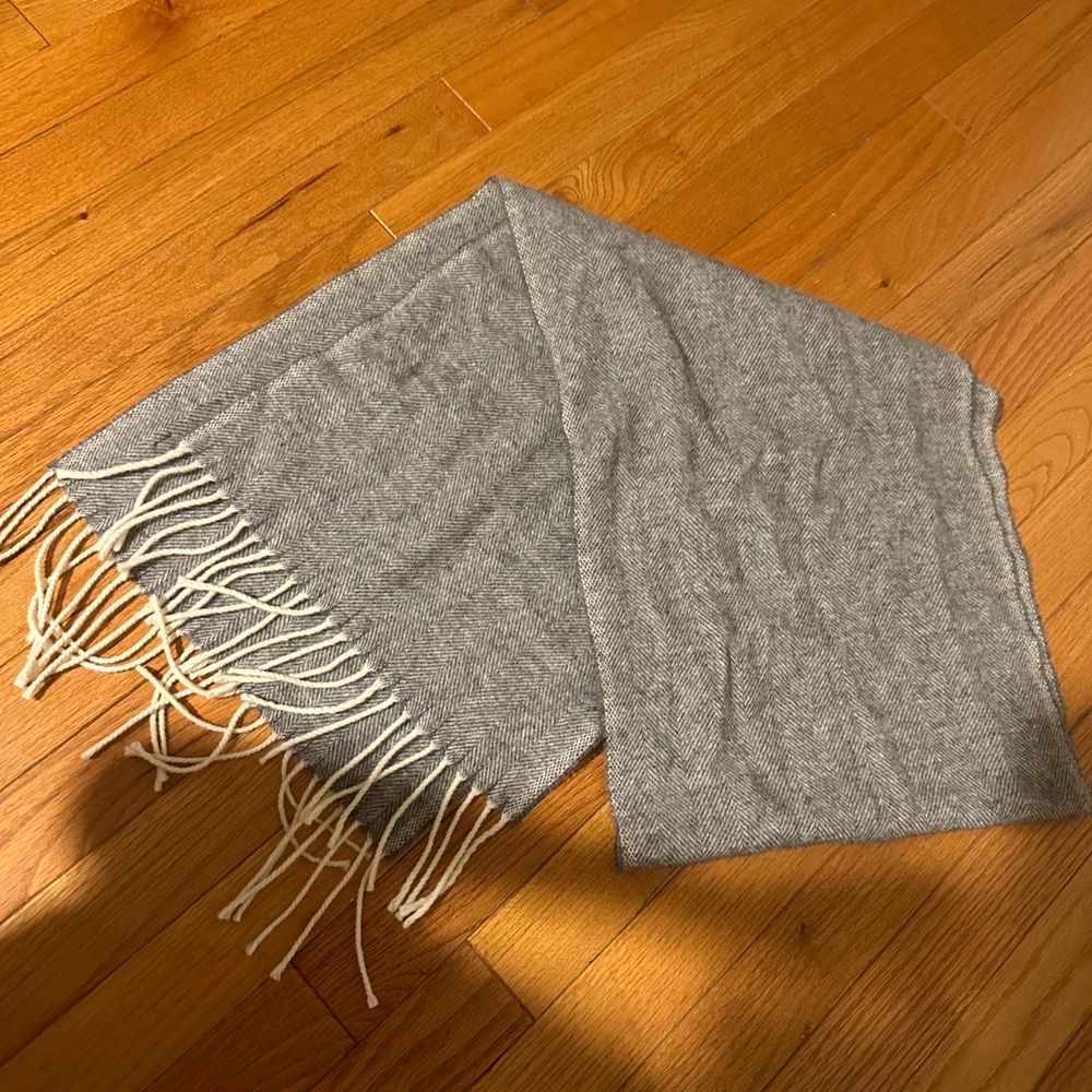 Wool scarf